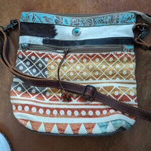 Myra crossbody bag